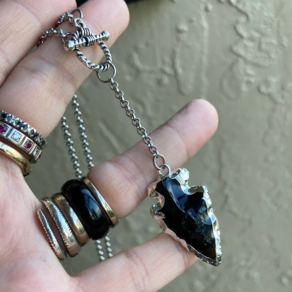Black obsidian arrow gemstone Y shape toggle clasp in front lariat necklace - Picture 5 of 12